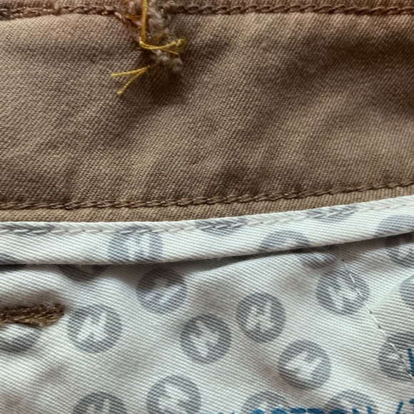 MUGSY Men's Tan Shorts Size 40 - Picture 7 of 9